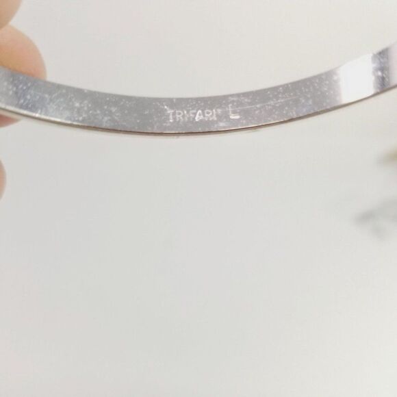 Vintage Crown Trifair Silver Tone Bangle Bracelet, Skinny Stacking, Retro Estate - Picture 3 of 8